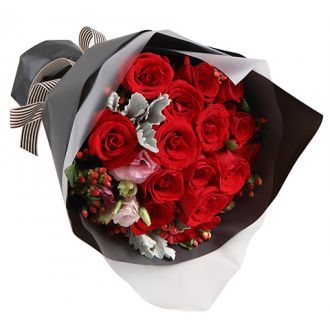 send 12 red roses in bouquet  to japan