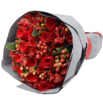 send one dozen red roses in wonder full bouquet to japan
